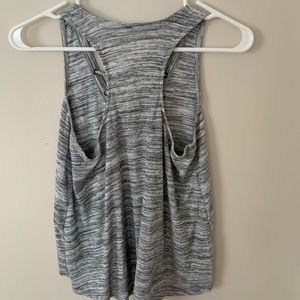 Hollister Must-Have Tank Top!!